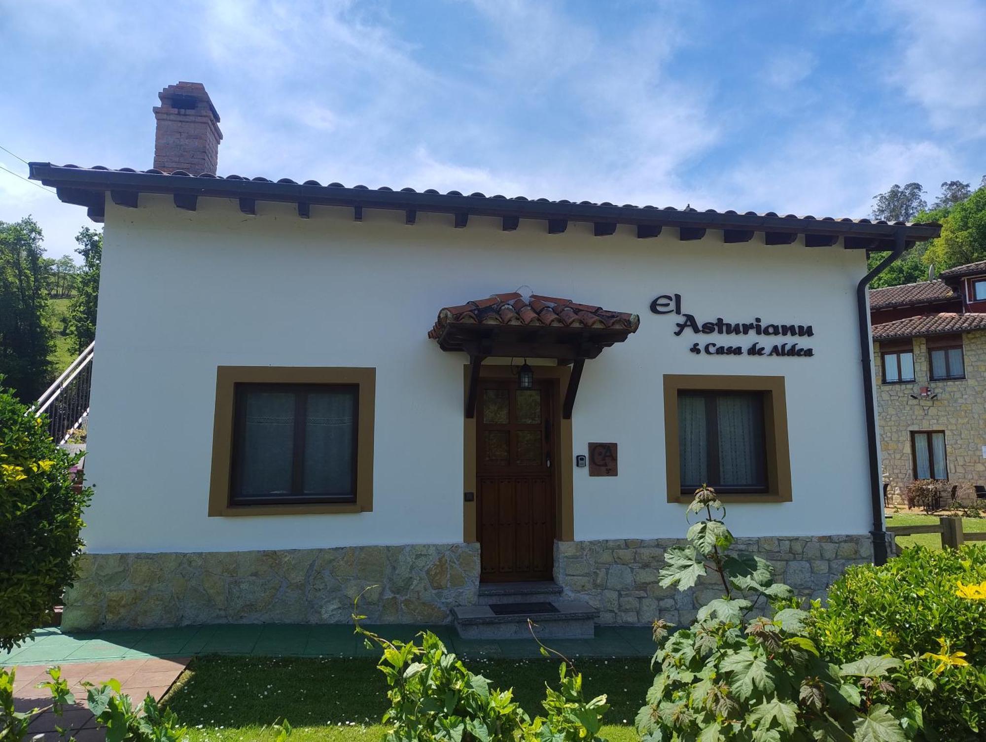 El Asturianu Vila Onís Exterior foto
